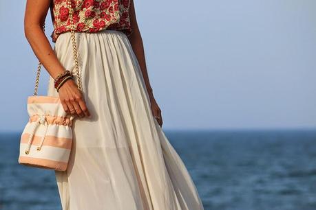 S E A & F L O W E R S