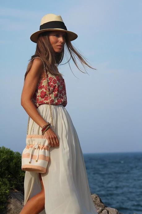 S E A & F L O W E R S