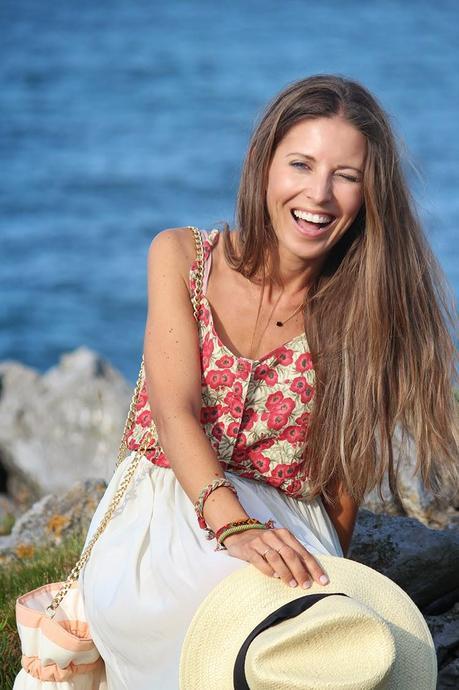 S E A & F L O W E R S