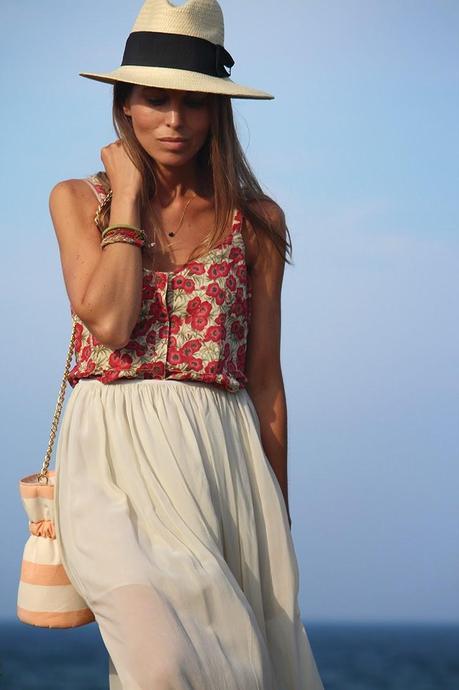 S E A & F L O W E R S