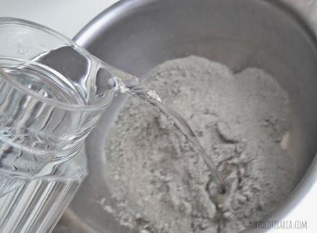 Maceteros para cactus reciclando unos botes Maceteros para cactus reciclando unos botes