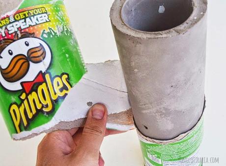 Maceteros para cactus reciclando unos botes Maceteros para cactus reciclando unos botes