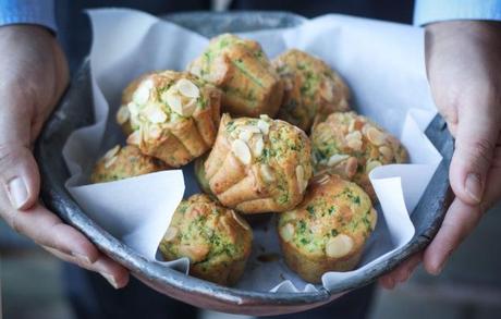 Muffin salati con rucola e parmigiano