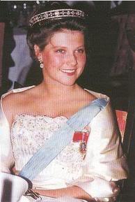 Tiara de las Cruces de Malta - Casa Real de Noruega