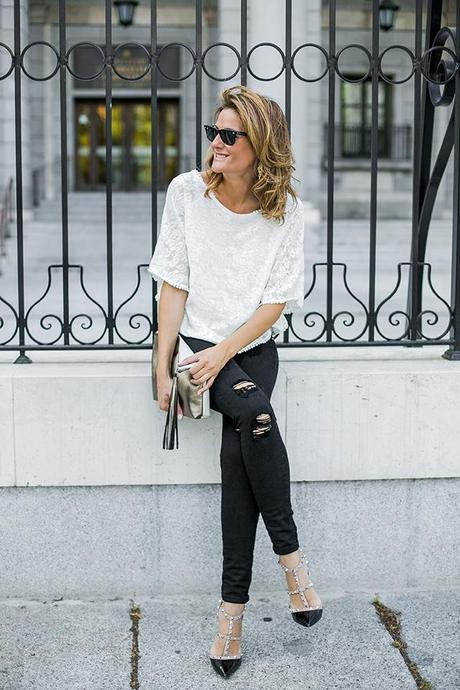 outfits, skinny, cape lace, lace, suiteblanco, rayban, La morenita complements, valentino, rickstud, cristina blanco, guiadeestilo, spanish fashion blogger, guia de estilo