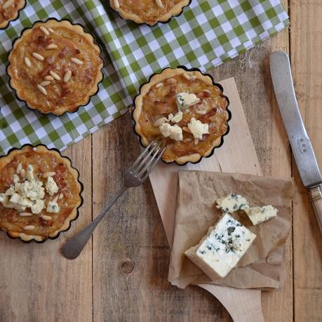 TARTALETAS DE BACON Y QUESO AZUL