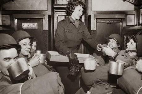 Las Chicas Donut y los Clubmobiles