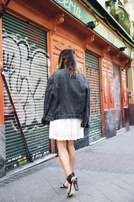 Vintage-Denim_Jacket-Lace_Dress-Olive_Clothing-Clare_Vivier-Leopard-Outfit-Street_Style-17