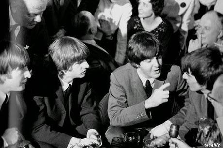 50 AÑOS: 10 JULIO 1964 - EL REGRESO Y ESTRENO DE 'A HARD DAY'S NIGHT' LIVERPOOL ( 2 VIDEOS )