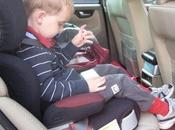 padres utiliza silla retención infantil