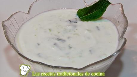 Salsa de yogur con menta