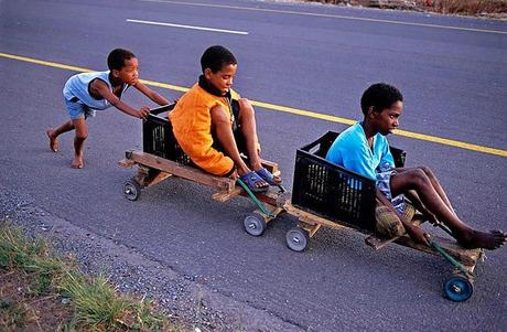 Como se divierten los niños de otros países?