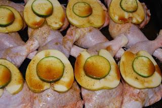 MUSLO DE POLLO CON SALSA DE FRUTAS MUSLO DE POLLO CON SALSA DE FRUTAS