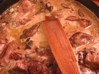 CANALONES CON SETAS Y BECHAMEL DE PIMIENTOS