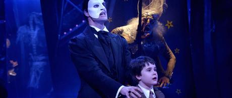 cine-year-love-never-dies-02