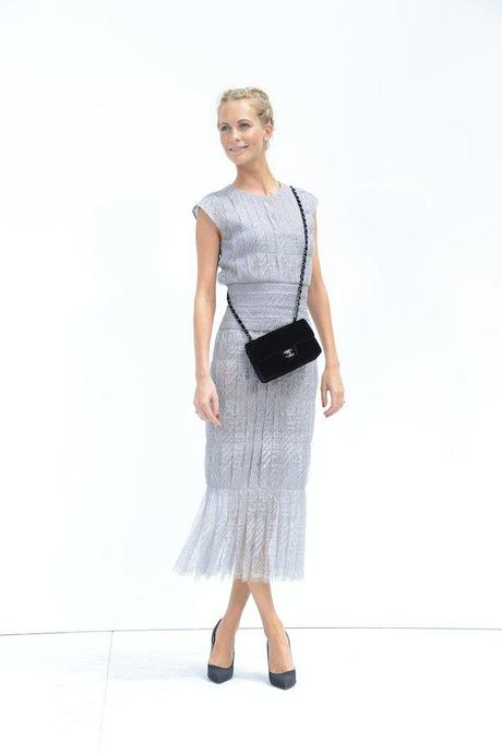 Poppy Delevingne acudió al show de Chanel Couture  vestida por la firma.