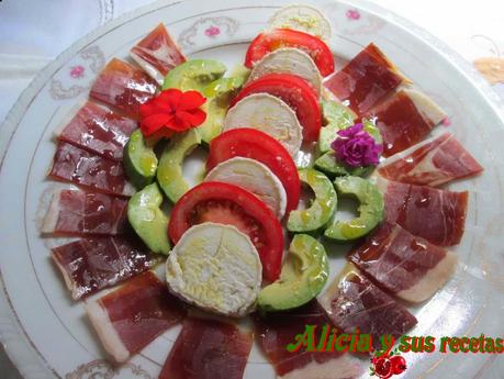 ENSALADA TIPO CAPRESE CON AGUACATE