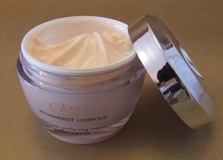 “Regenerist Luminous” de OLAY - para una piel radiante (Proyecto del Club de Embajadoras “Próxima a ti”)