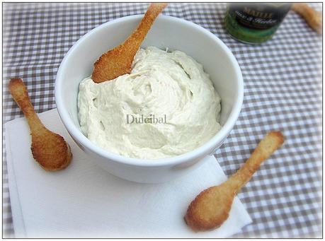 DIP DE ATÚN Y QUESO CON CUCHARITAS DE PAN