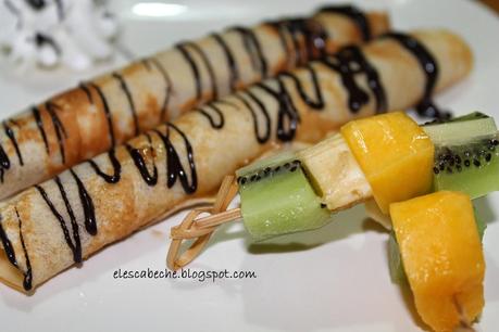 Crepes con mermelada y frutas