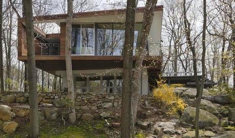 Casa Vanguardista en el Bosque