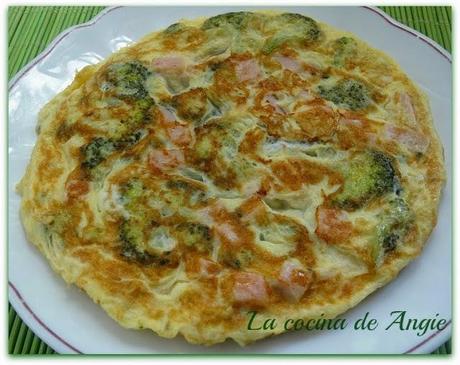 TORTILLA DE BRÓCOLI Y PAVO