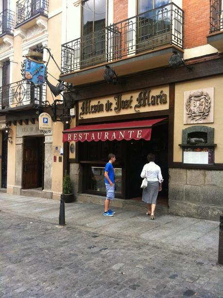 El Cochinillo De José María En Segovia