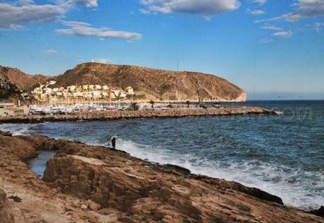 Recorriendo la costa de Moraira hacia Calpe Recorriendo la costa de Moraira hacia Calpe