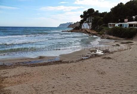 Recorriendo la costa de Moraira hacia Calpe