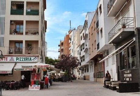 Recorriendo la costa de Moraira hacia Calpe Recorriendo la costa de Moraira hacia Calpe