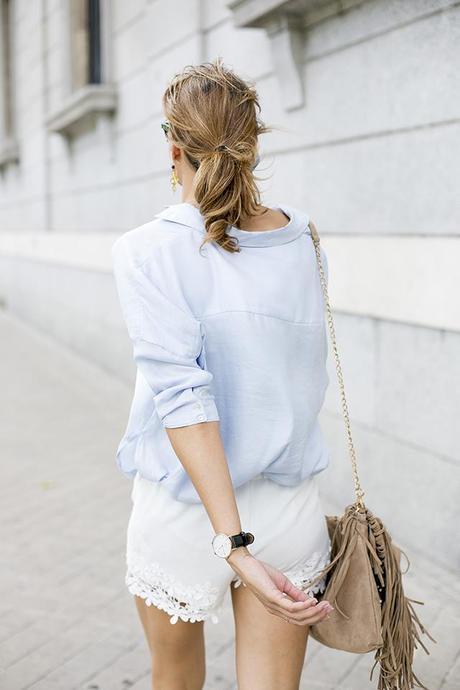 OUTFITS, guipur, zara shorts, zara sales, oversized shirt. masculine style, frinde bag suiteblanco, La morenita complements, clea earrings, zara leo studded sandals, daniel wellington, lace bra zara. cristina blanco, guiadeestilo, guia de estilo blog, 