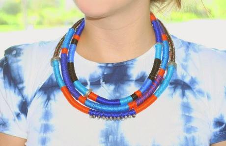 El accesorio imprescindible del verano es el collar tribal.