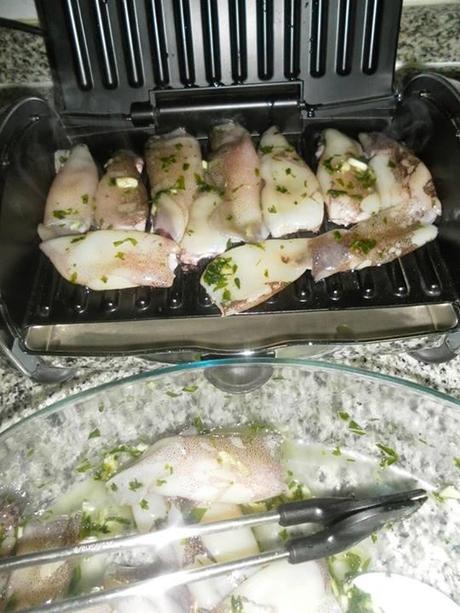 blog soloyo, calamares, plancha, grill, aceite, ajo, perejil, sal, pan al ajo, cocina, receta, 