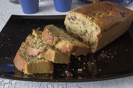 BIZCOCHO DE CALABACÍN, NUECES Y ARÁNDANOS ROJOS