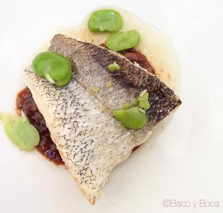 MERLUZA AL HORNO CON SALSA ALEJANDRINA en Llagut Taverna Marinera Tarragona amigastronomikas viaje a tarraco