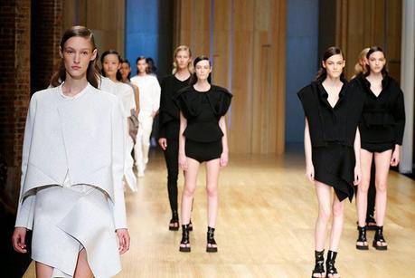 Presente, la nueva colección de Txell Miras