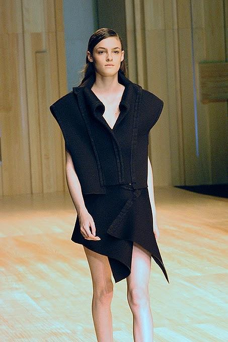 Presente, la nueva colección de Txell Miras