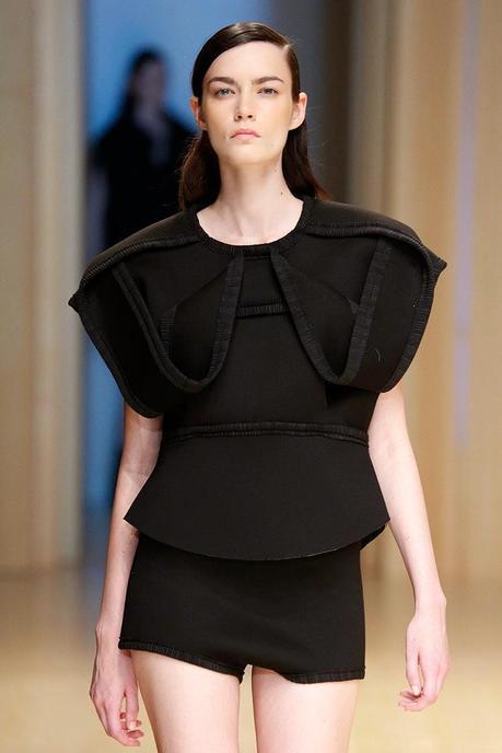 Presente, la nueva colección de Txell Miras