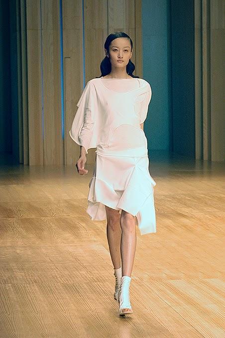 Presente, la nueva colección de Txell Miras