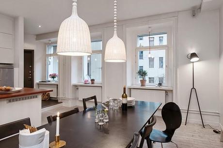 ESPACIOSO APARTAMENTO NORDICO EN BLANCO Y NEGRO.