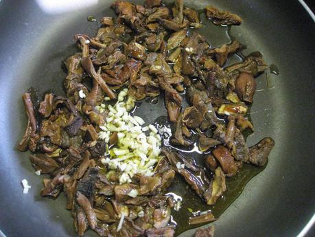 TERNERA CON SETAS Y GUINDILLAS TERNERA CON SETAS Y GUINDILLAS