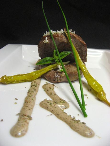 TERNERA CON SETAS Y GUINDILLAS TERNERA CON SETAS Y GUINDILLAS