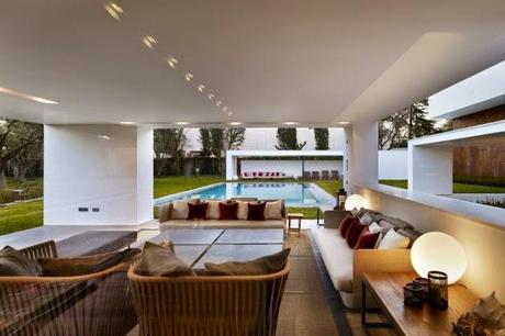 Residencia Minimalista en La Moraleja /  Minimal House in La Moraleja