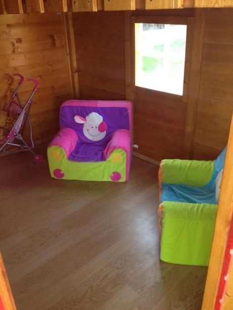 Resultado de la instalación de una casita de madera infantil en la provincia de Barcelona, por los propios clientes.