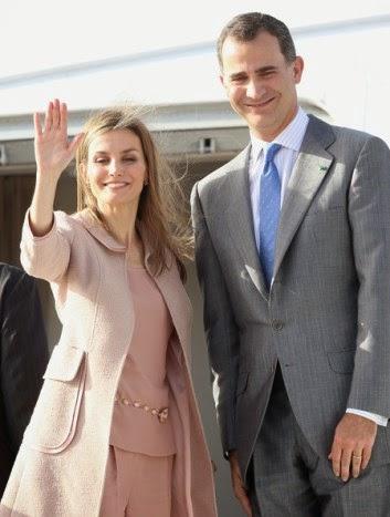 El estilo de Dña. Letizia en Marruecos. El blanco es su color