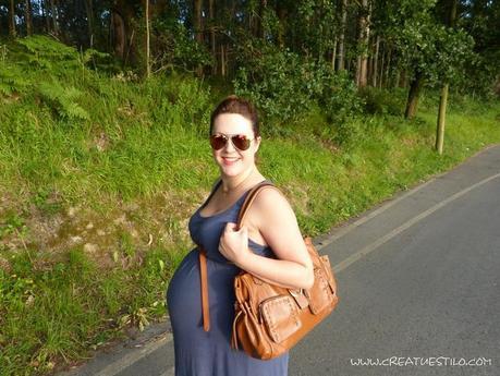 Collar con nombre dorado