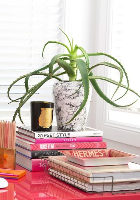 Decoracion extridente llena de color. El despacho de Claudia Stephenson