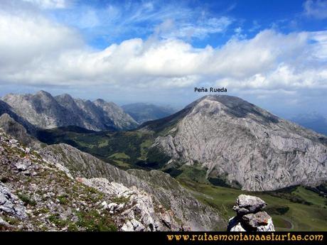 Ruta Tuiza Siegalavá: Vista de Peña Rueda y los Huertos del Diablo desde el Siegalavá