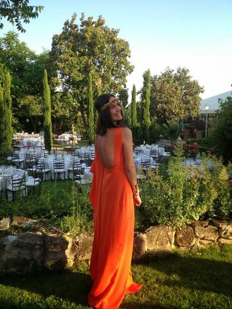 EN BUSCA DEL ESCOTE PERFECTO.-