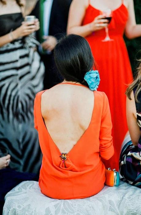 EN BUSCA DEL ESCOTE PERFECTO.-